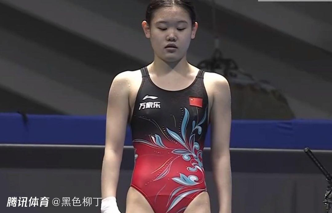 在浴室里漂亮的妻子