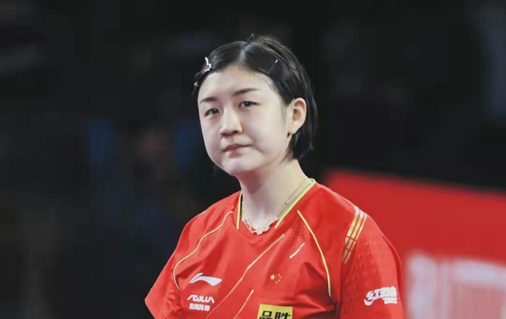 美女扒